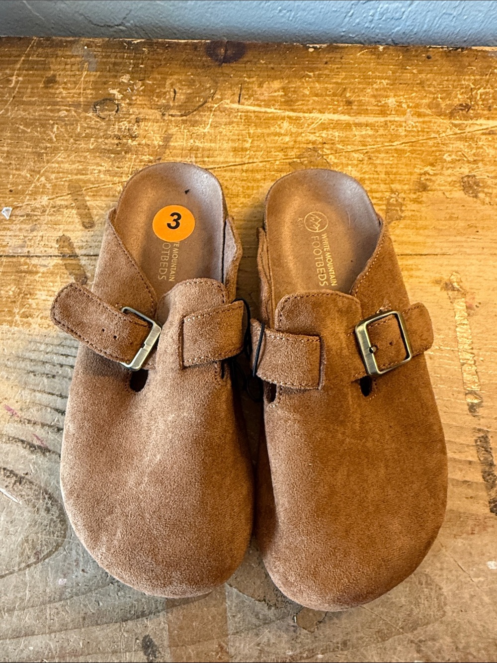 White Mountain foot beds, kids shoe size 3 clogs tan
